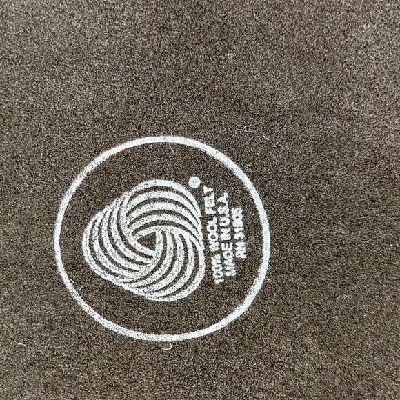 Vintage. Made in USA. The Scala Collection. 💯 % wool. Women's size Medium - Picture 9 of 12